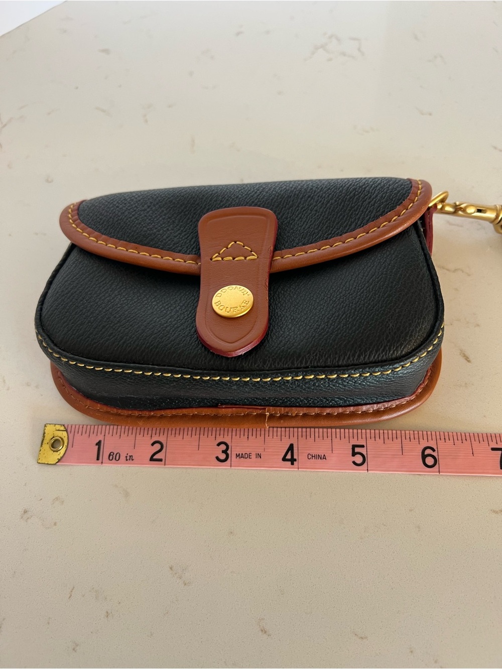Dooney & Bourke Black Pebbled Leather Wristlet Brown Trim Gold Hardware - Picture 7 of 8